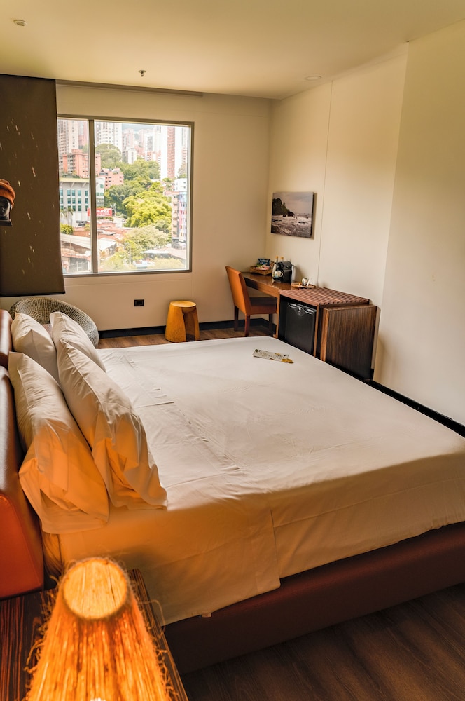 Superior Room, 1 Queen Bed - Photo 3