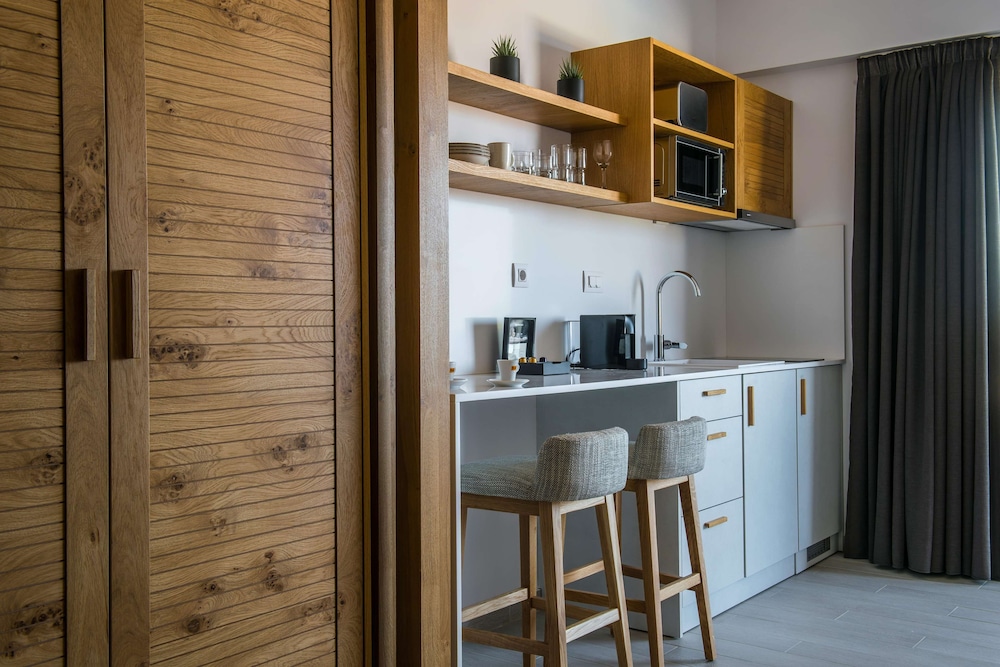 Deluxe Apartment, Sea View - Photo 8