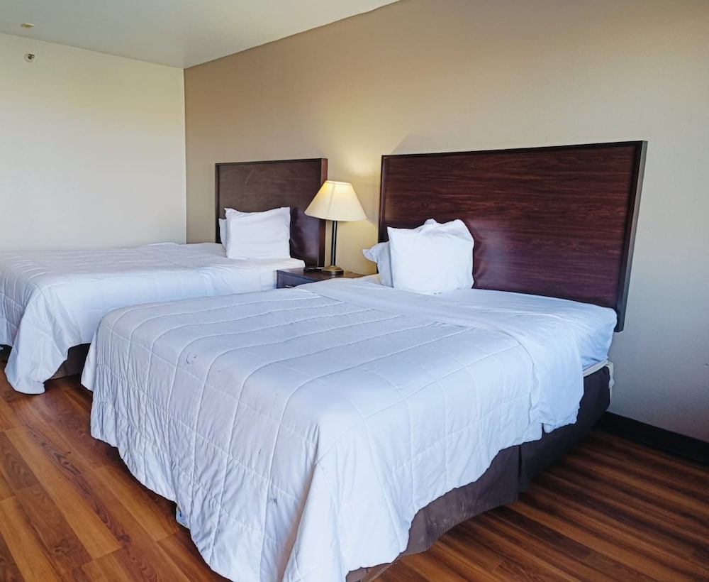 2 Queen Beds Accessible Non-Smoking - Photo 9