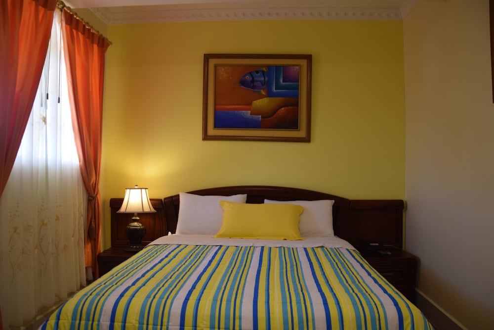Basic Double Room Single Use, 1 Queen Bed, Private Bathroom photo 1