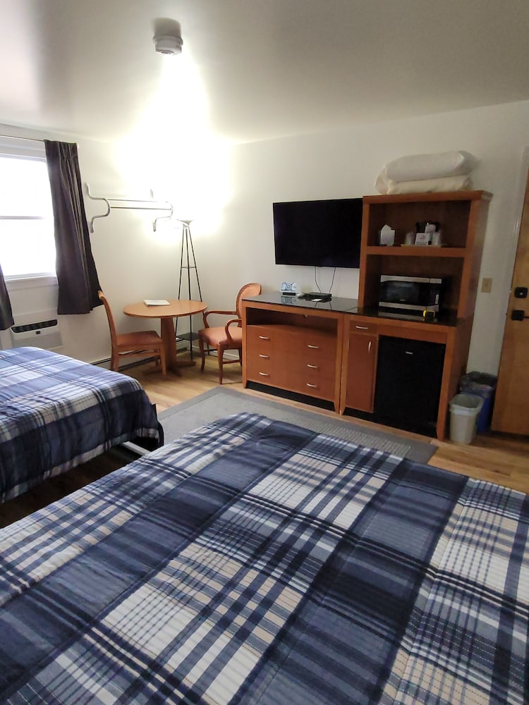 Comfort Single Room, 2 Queen Beds photo 3