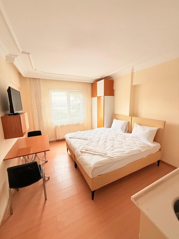 Economy Double Room photo 2