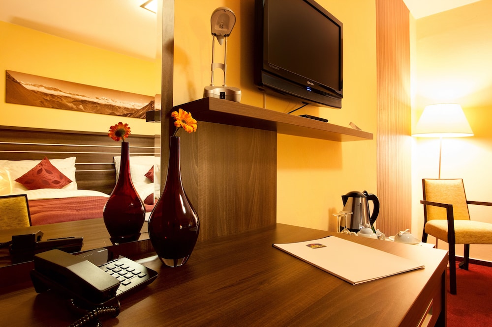 Business Room, 1 King Bed - Photo 4