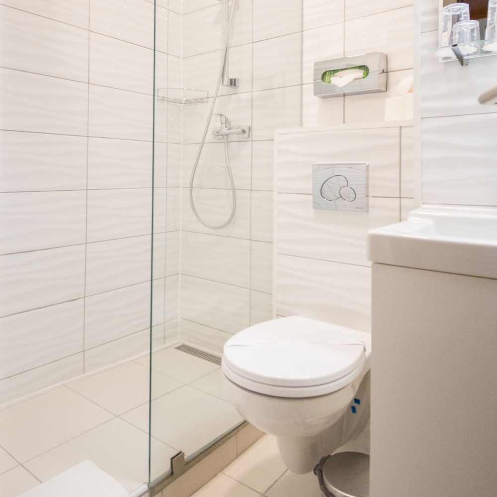 Deluxe Double Room - Photo 15