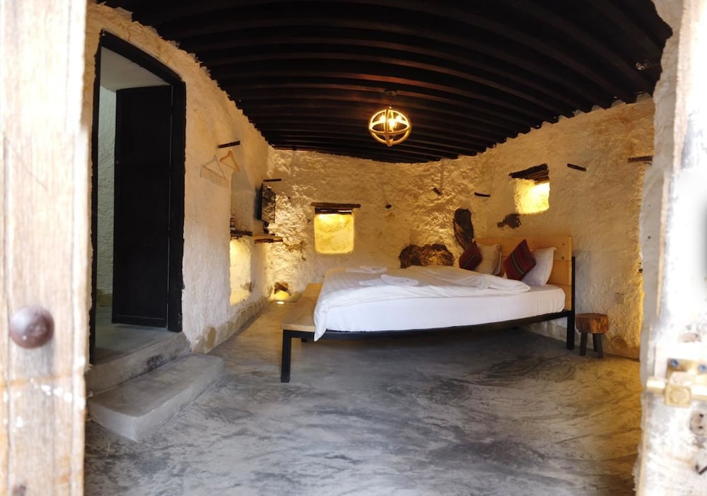 Standard Double or Twin Room - Photo 6