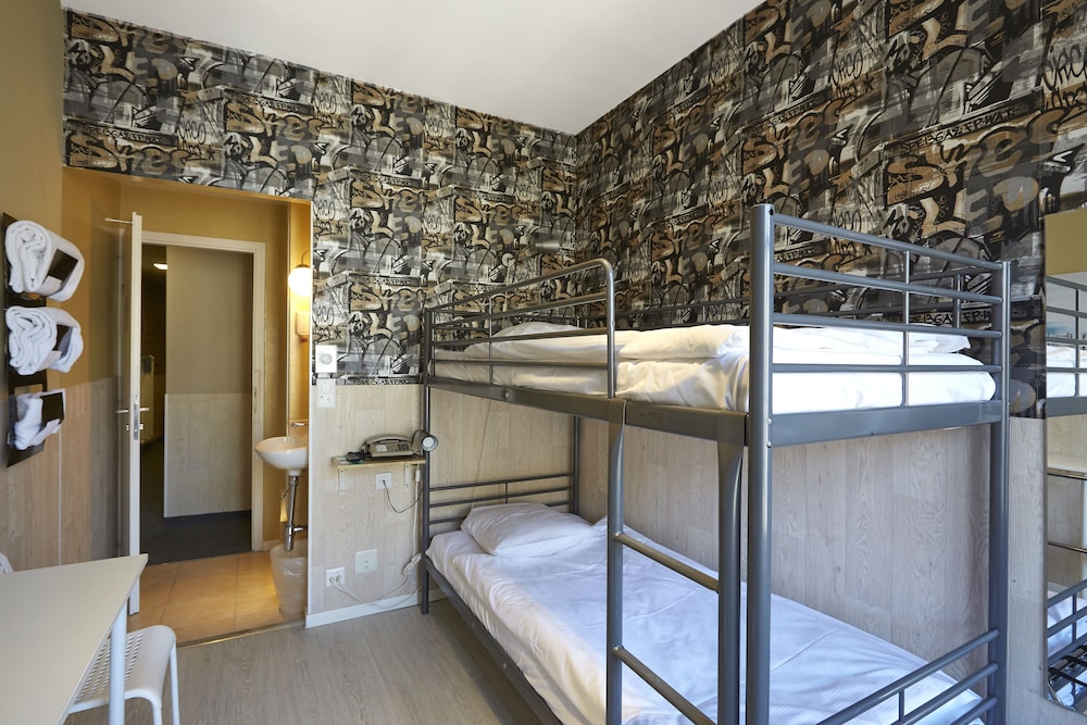 Economy Double Room (Budget, no WC) photo 3