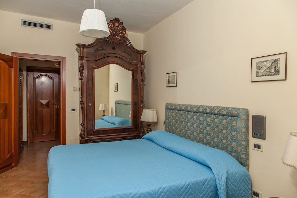 Standard Double Room photo 3