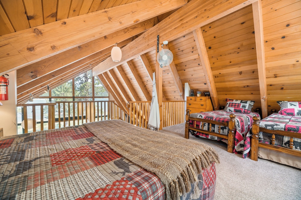 Cabin, Multiple Beds, Hot Tub, Mountain View photo 1