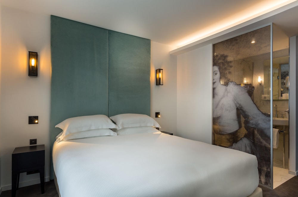 Hôtel La Comtesse bedroom photo