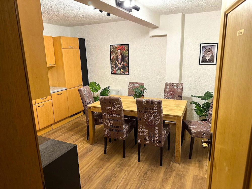 Apartment photo 2