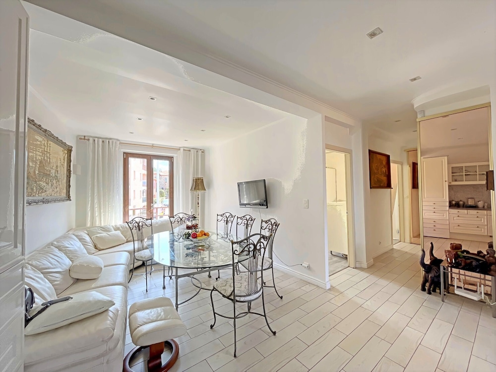 Family Apartment photo 1