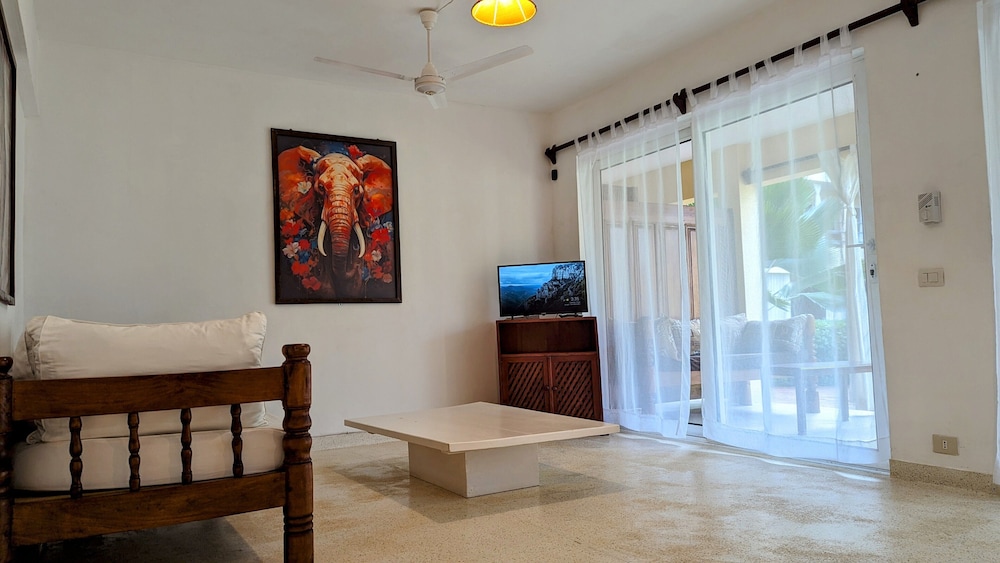 Traditional Suite, 1 Bedroom, Garden View, Ground Floor - Photo 13