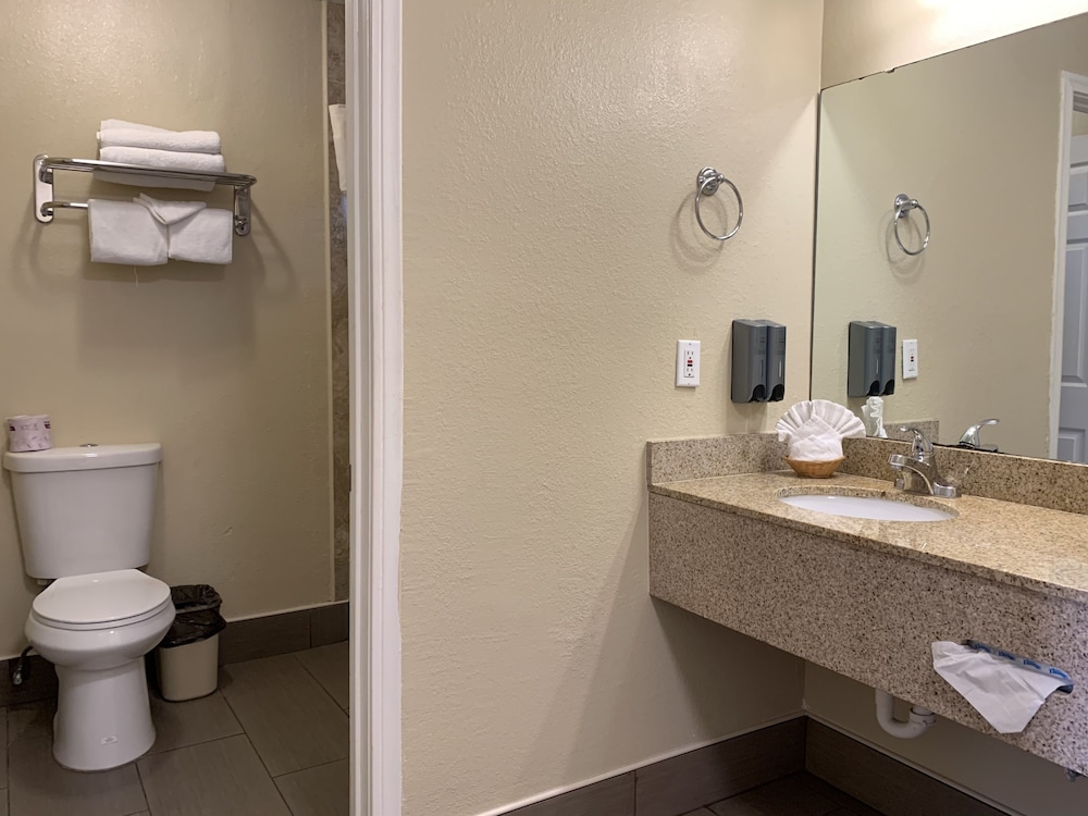 Superior Room, 1 King Bed, Landmark View - Photo 7