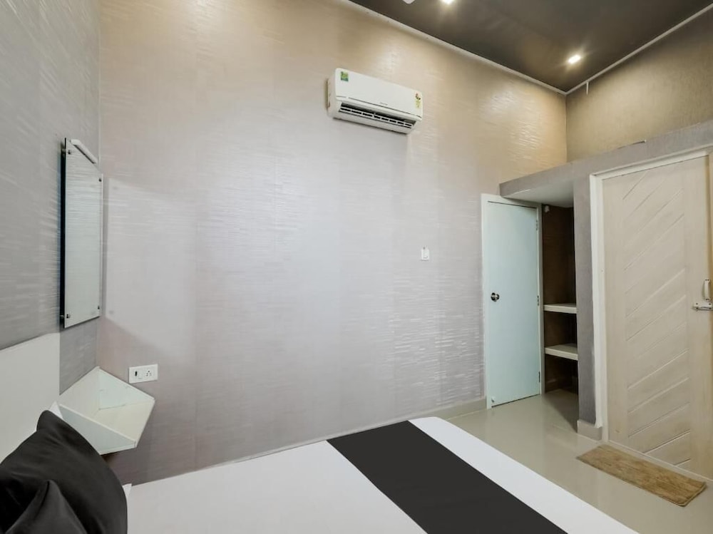 Economy Double Room photo 2