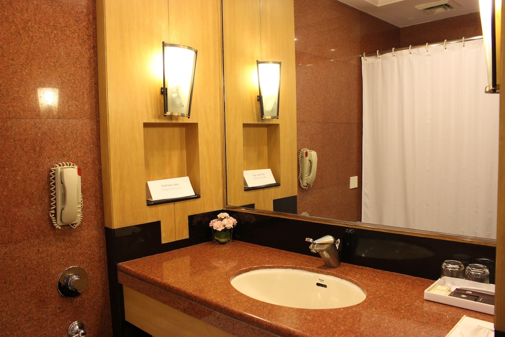Suite - Photo 10