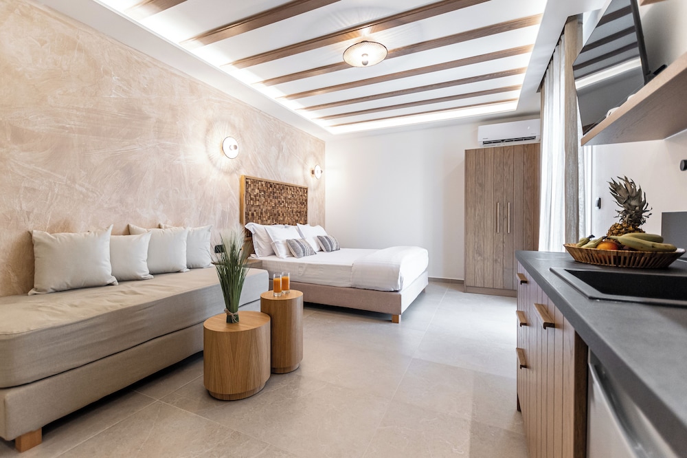 Superior Suite, City View