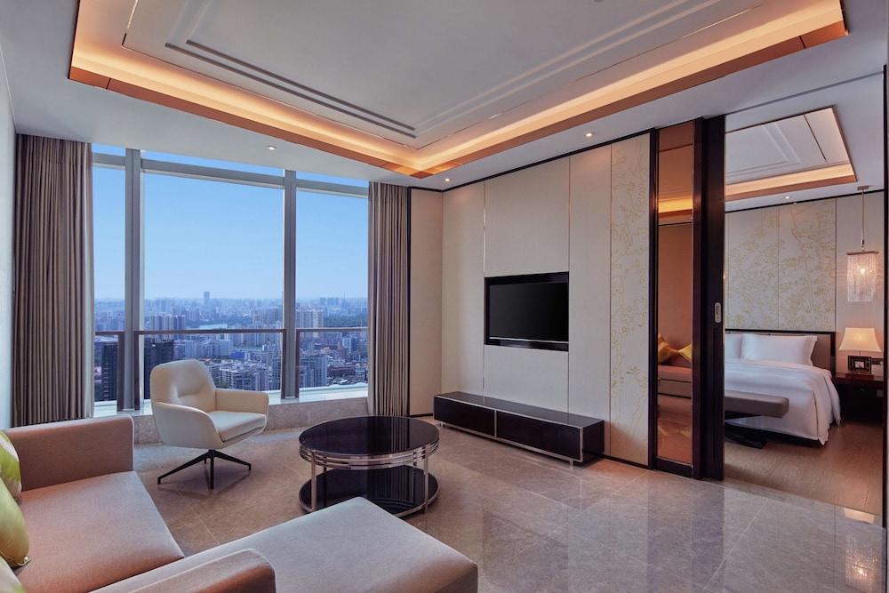 King One Bedroom Deluxe Apartment