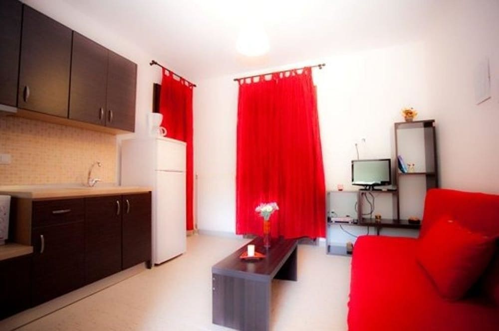 Apartment, 1 Bedroom, Ground Floor photo 2