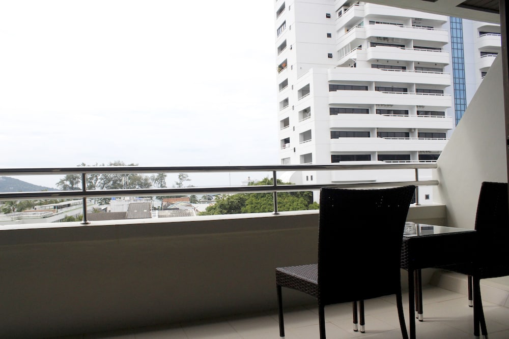 Deluxe Room - Photo 18