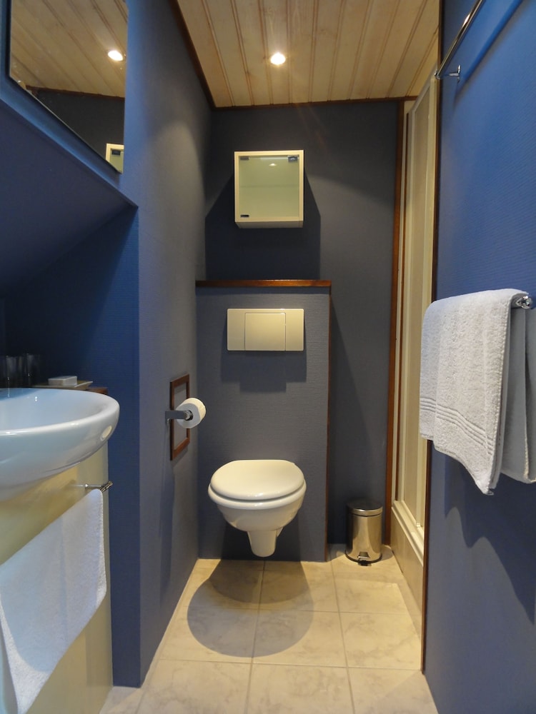 Double Or Twin Room (Shower) photo 2