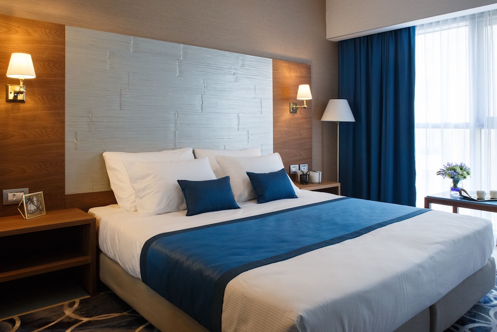 Business Double or Twin Room, City View photo 2