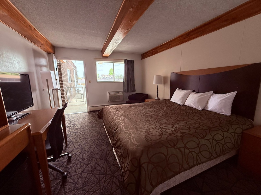 Room, 1 King Bed, Non Smoking photo 2