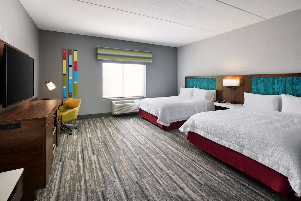 Room, 2 Queen Beds, Accessible, Bathtub - Photo 1