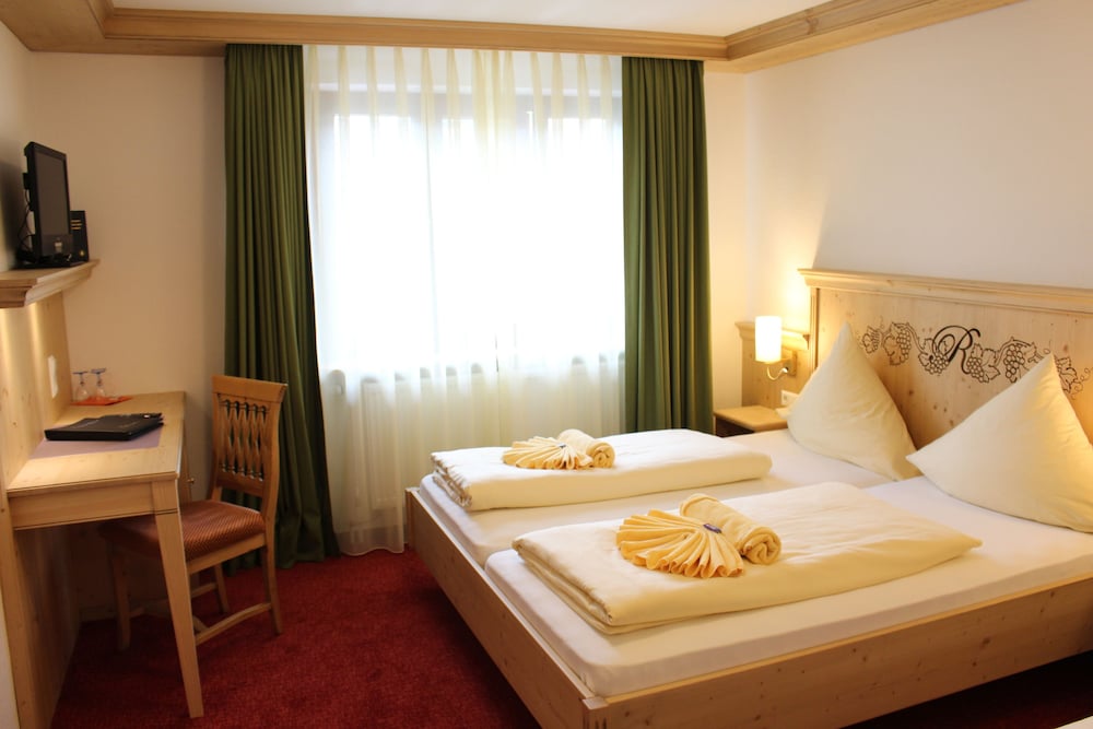 Superior Double Room (Air-conditioning) photo 3