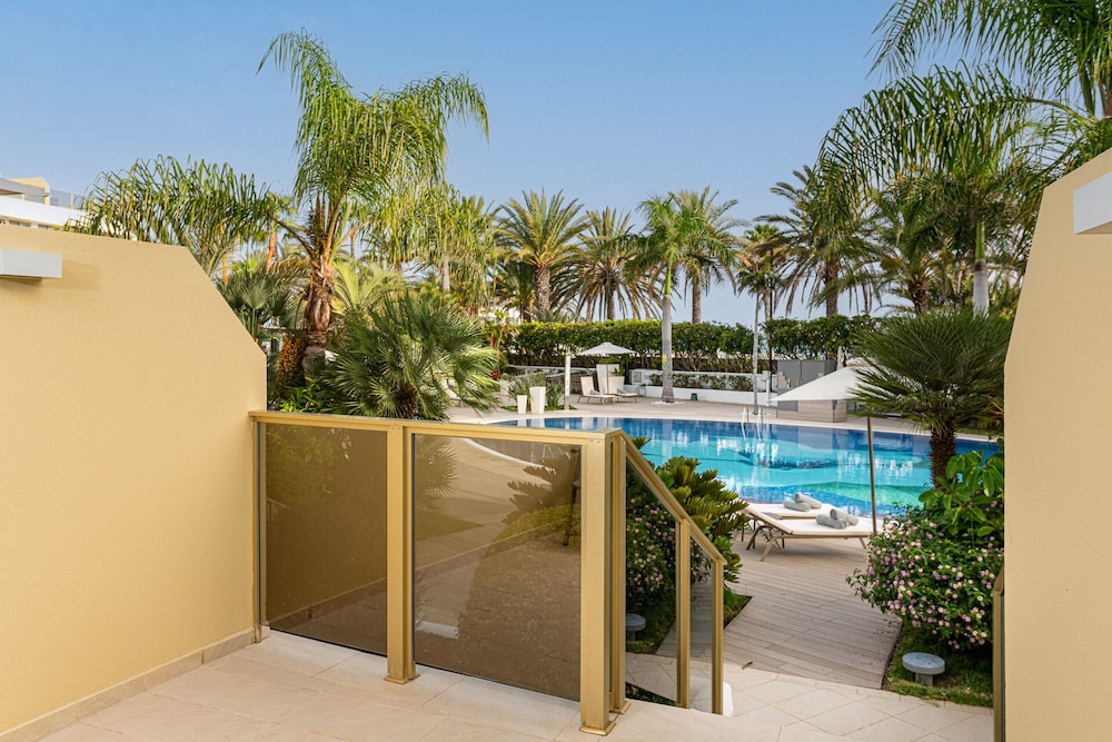 Superior Room, Pool Access, Ground Floor - Photo 2