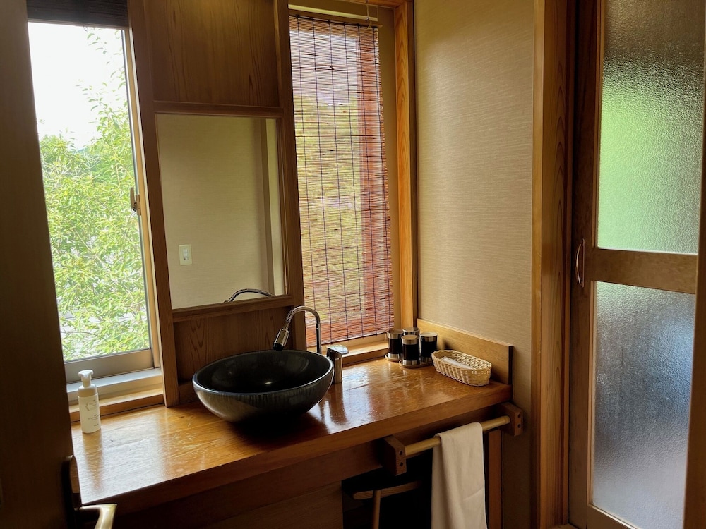 Japanese-Western Twin Room (Half Open-air bath + Western bed) 46sqm, Non-smoking - Photo 3