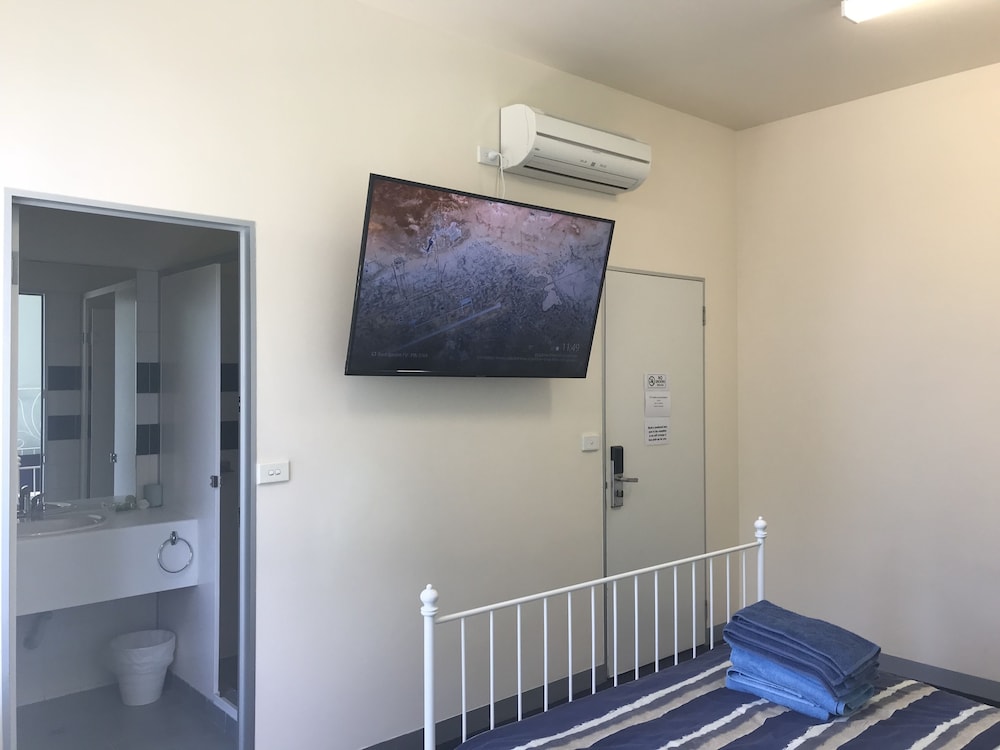 Deluxe Quadruple Room, 1 Bedroom, Courtyard View photo 1