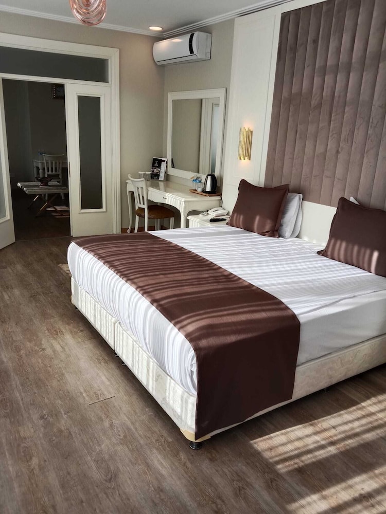Deluxe Suite photo 1