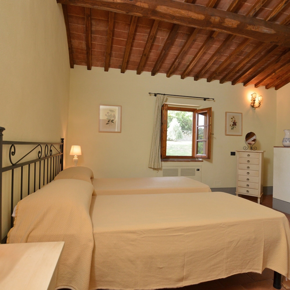 Family Apartment, 2 Bedrooms, 2 Bathrooms, Mountainside (Francigena 5)