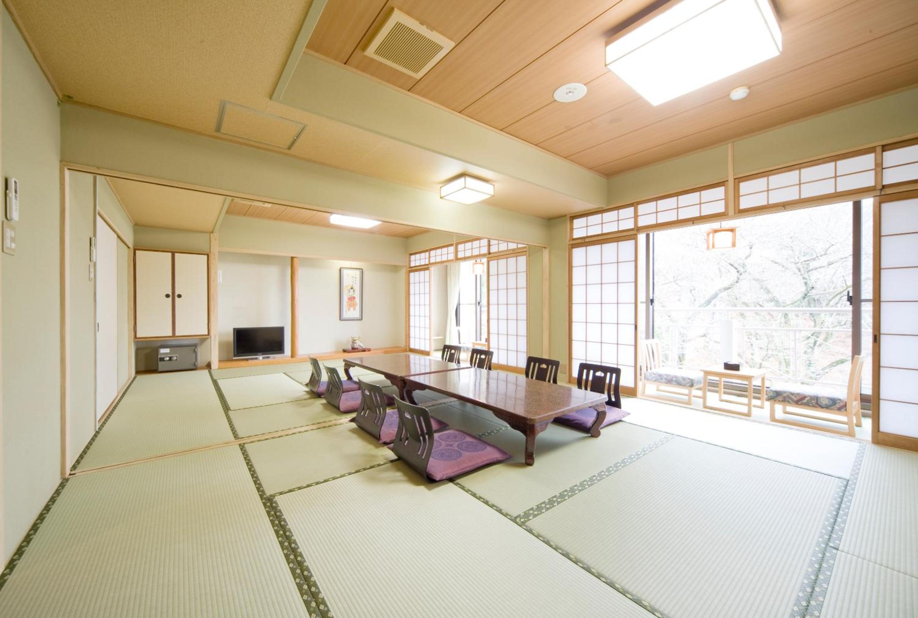 Japanese-Style Family Room