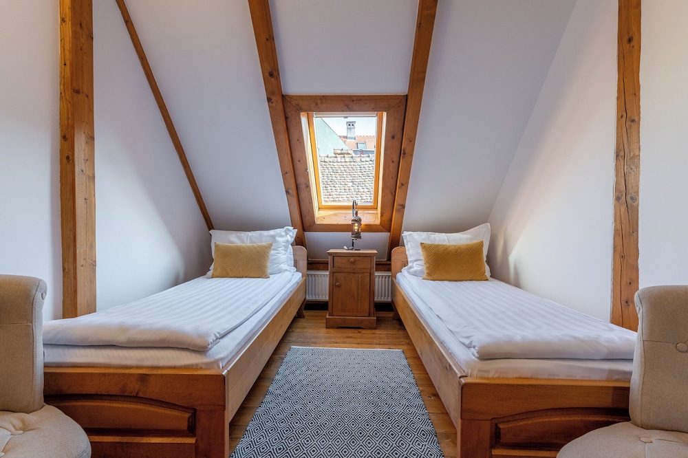 Standard Twin Room, City View
