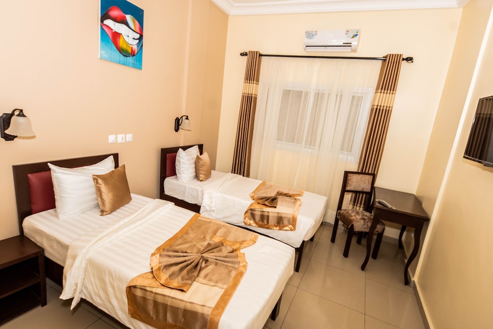 Double or Twin Room photo 3