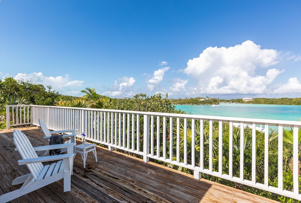 Cottage, 1 King Bed, Non Smoking, Lagoon View photo 2