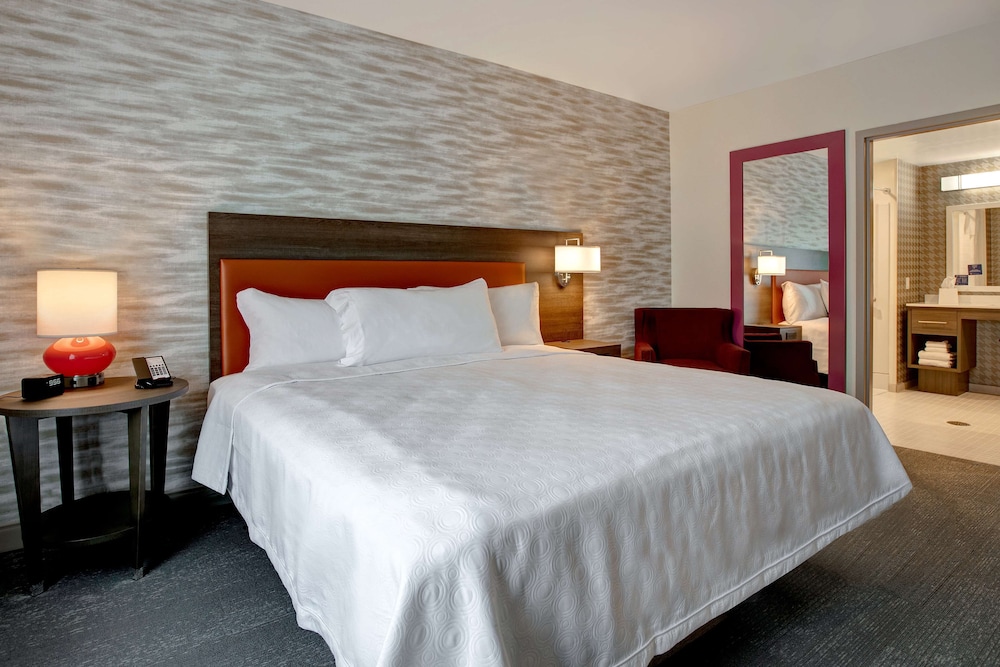 Suite, 1 King Bed, Accessible (Mobility & Hearing, Roll-in Shower) - Photo 1