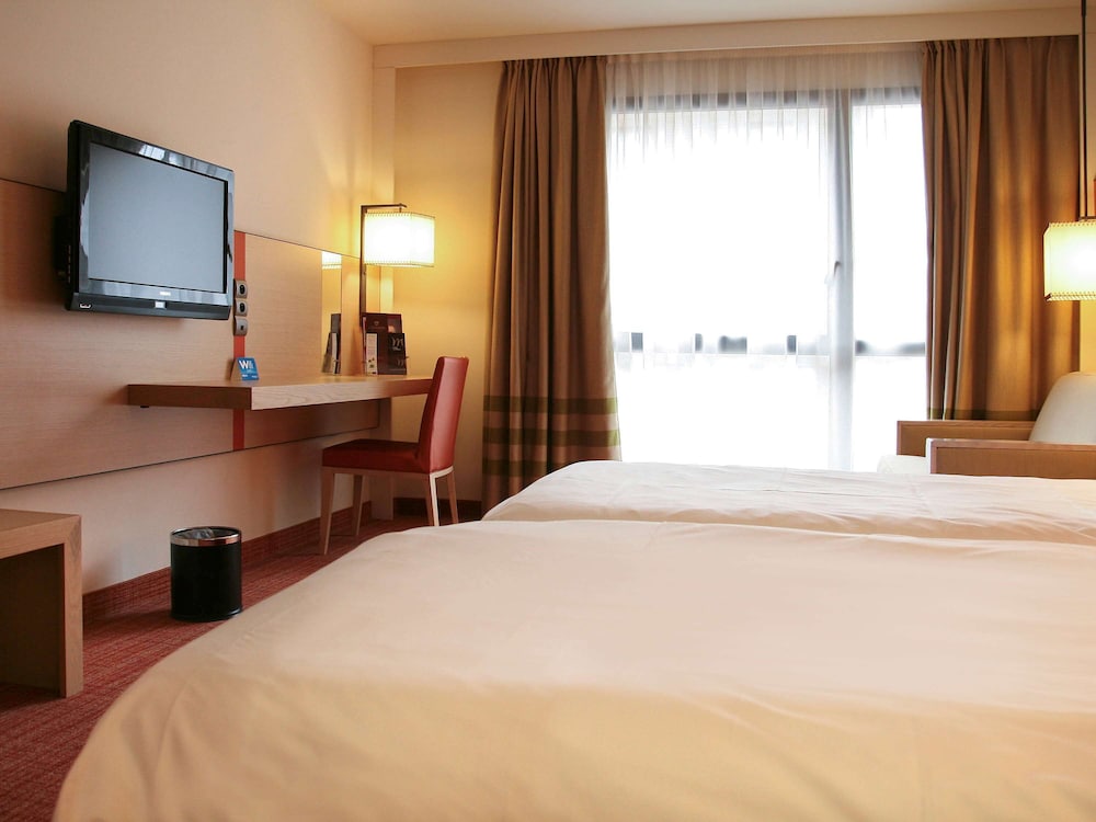 Standard Room, Multiple Beds - Photo 4