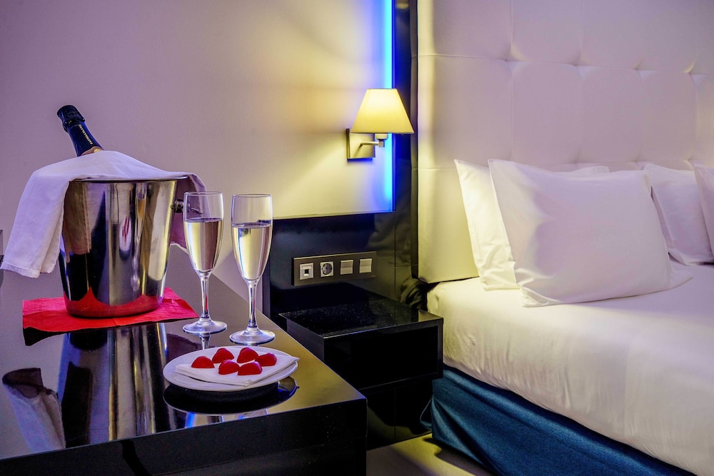 Premium Double Room - Photo 1