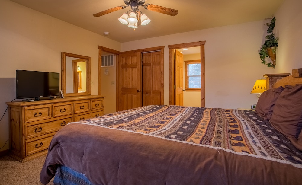 Cabin, 2 Bedrooms photo 3