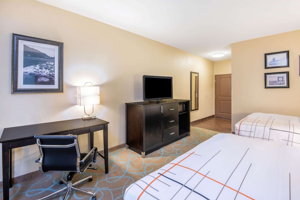Room, 2 Queen Beds, Non Smoking