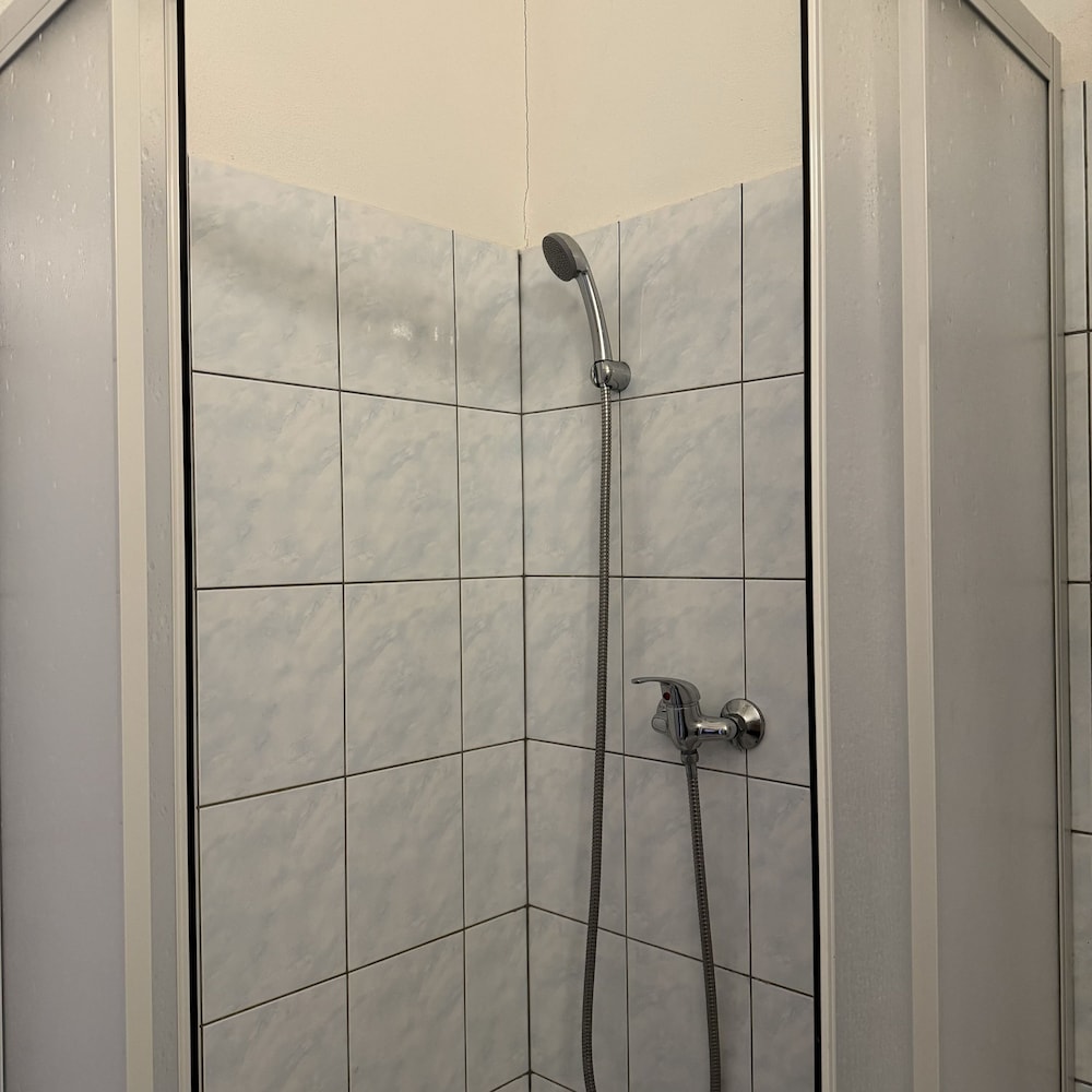 Basic Room - Photo 10