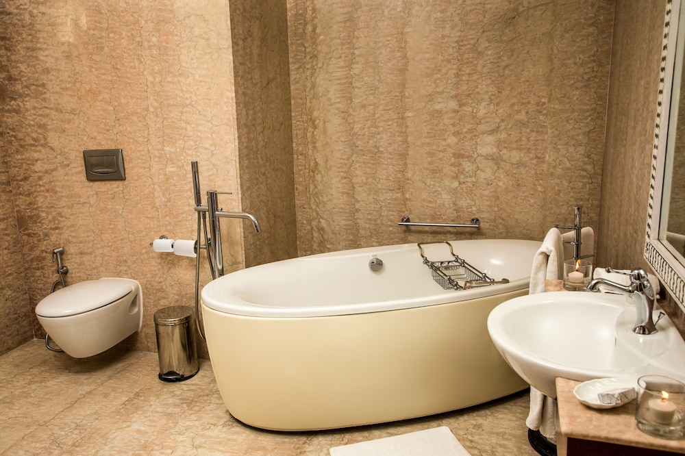 Suite (Maharani) photo 3
