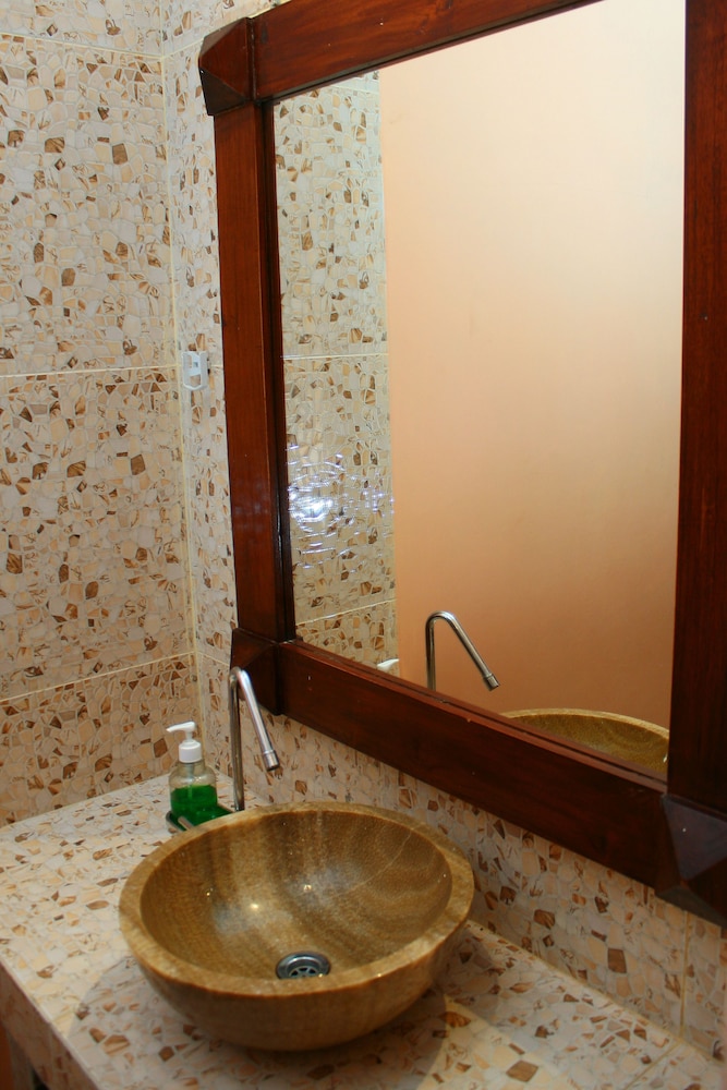 Deluxe Double Room - Photo 13
