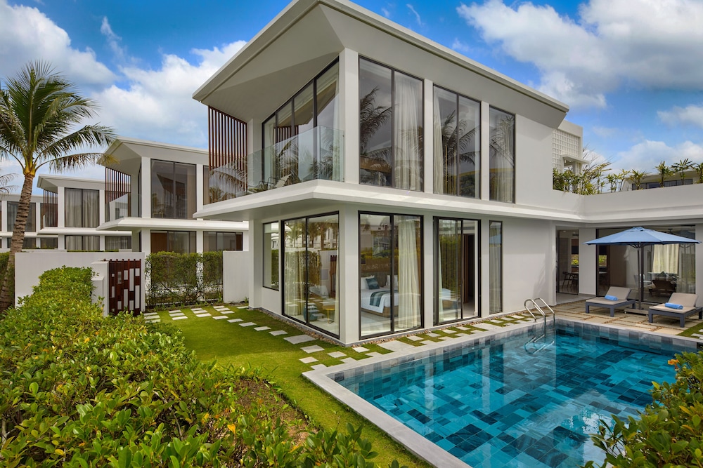 3-Bedroom Pool Villa Garden View - Photo 4