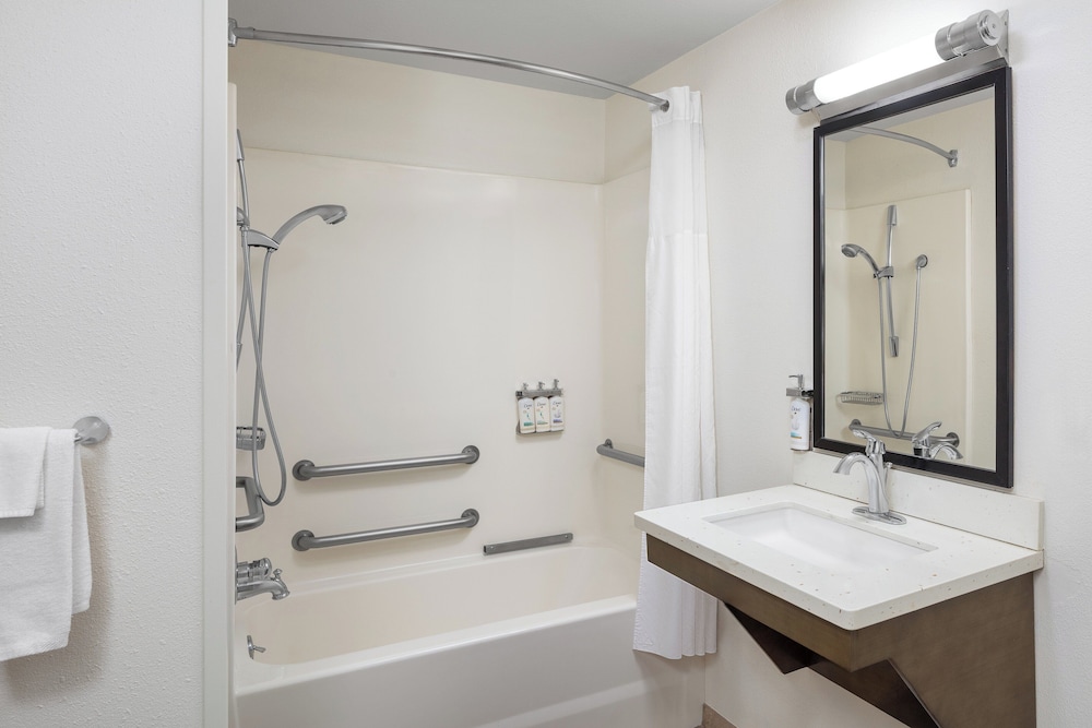 Studio Suite, 2 Queen Beds, Accessible (Communication, Accessible Tub) - Photo 2