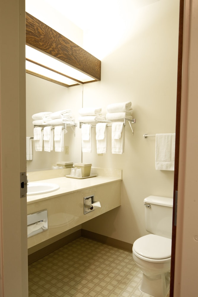 Deluxe Room, 2 Queen Beds, Non Smoking photo 3