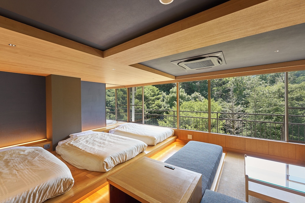 Premium Triple Room, Multiple Beds, Mountain View photo 2