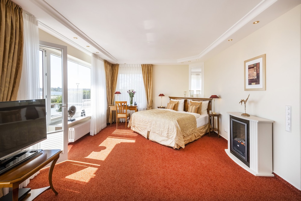 Junior Suite, Sea View (Balcony) photo 2